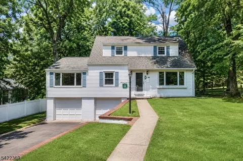 18 Mountainside Dr, Wayne, NJ 07470