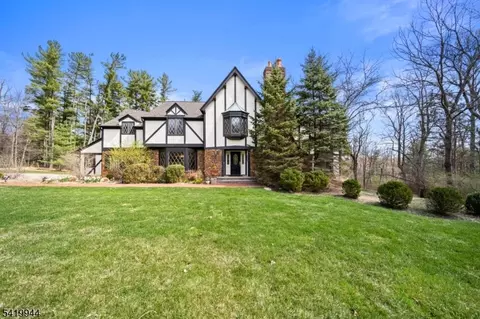 6 Jonathan Smith Rd, Morristown, NJ 07960