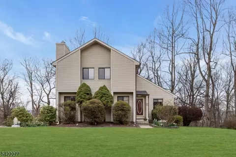48 Blossom Rd, Hampton, NJ 08827