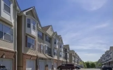 77 Conover Ter, Lebanon, NJ 08833