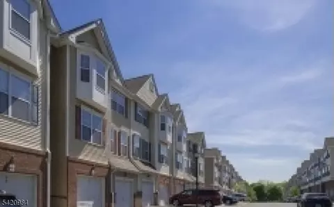77 Conover Ter, Lebanon, NJ 08833
