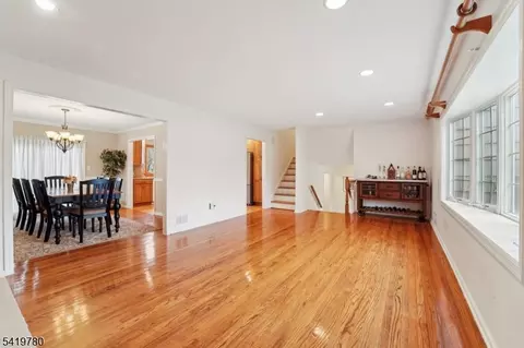 64 Hampton Dr, Berkeley Heights, NJ 07922 photo 12