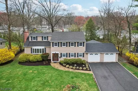 64 Hampton Dr, Berkeley Heights, NJ 07922