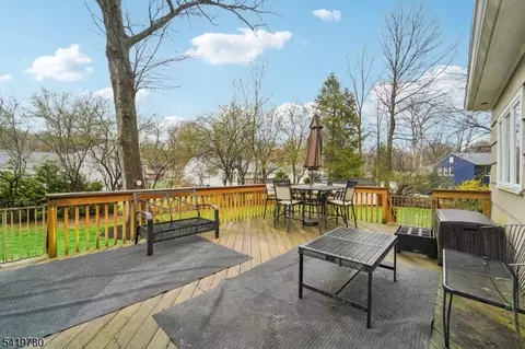 64 Hampton Dr, Berkeley Heights, NJ 07922 photo 27