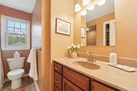 64 Hampton Dr, Berkeley Heights, NJ 07922 photo 18