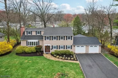 64 Hampton Dr, Berkeley Heights, NJ 07922