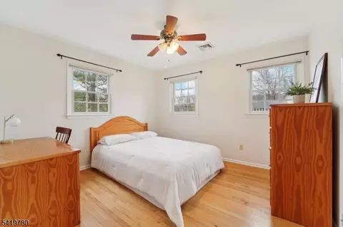 64 Hampton Dr, Berkeley Heights, NJ 07922 photo 17