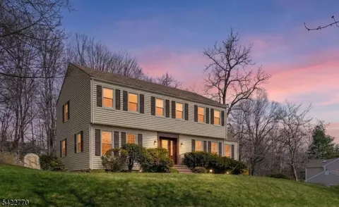 139 Berkeley Cir, Basking Ridge, NJ 07920