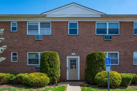 25 Hinchman Ave #1A, Wayne, NJ 07470