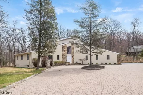 586 Stangle Rd, Martinsville, NJ 08836