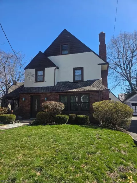 305 E 40th St, Paterson, NJ 07504