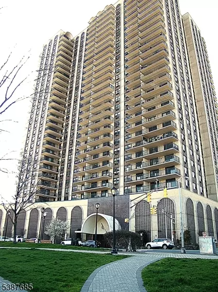 7855 Boulevard E #11F, North Bergen, NJ 07047