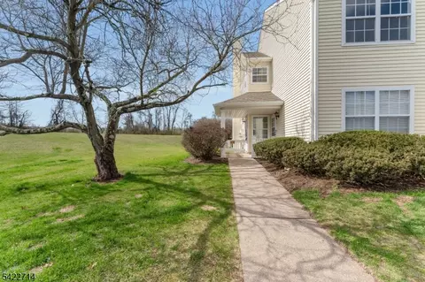 409 Hunt Dr, Milford, NJ 08848