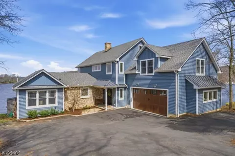 23 Edgemere Ave, Mount Arlington, NJ 07856