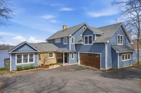 23 Edgemere Ave, Mount Arlington, NJ 07856