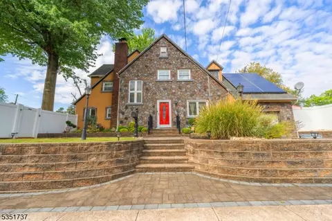 426 Walnut St, Roselle, NJ 07203