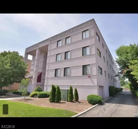 200 Paterson Ave, East Rutherford, NJ 07073