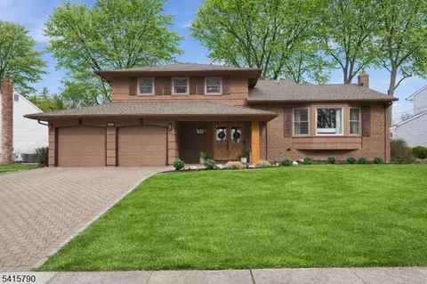 23 Smithfield Dr, Springfield, NJ 07081