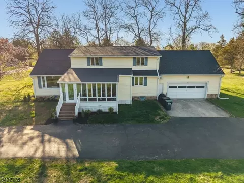 2 Mountain View Rd, Readington Twp, NJ 08889