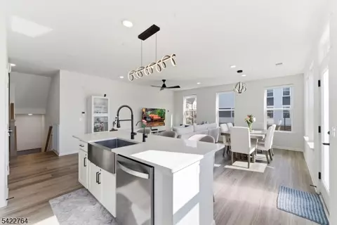5 Sadie Cir #5201, Union, NJ 07083