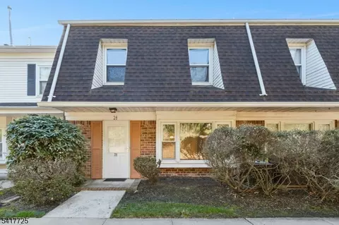 28 Wareham Ct, Scotch Plains, NJ 07076