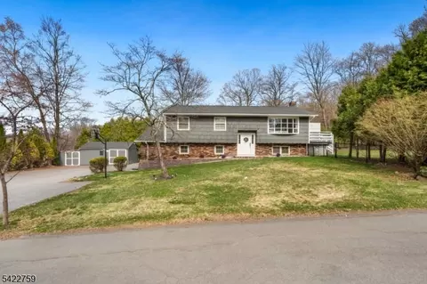 13 Hunters Ln, Byram Twp, NJ 07821