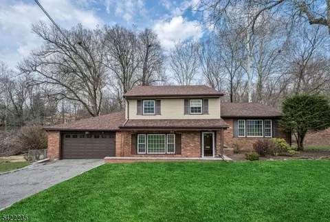 9 Oxford Dr, Livingston, NJ 07039