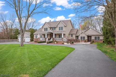 13 Fox Run, Monroe Township, NJ 08831