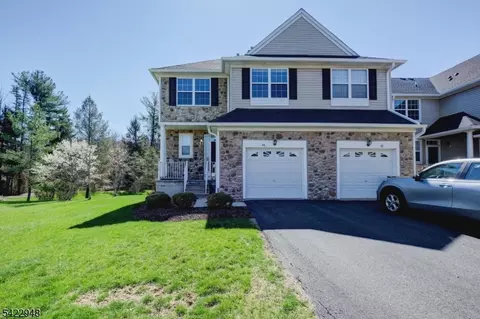 44 Scarlet Oak Dr, Princeton, NJ 08540