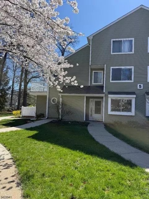 7 Foxtail Ln, Monmouth Junction, NJ 08852