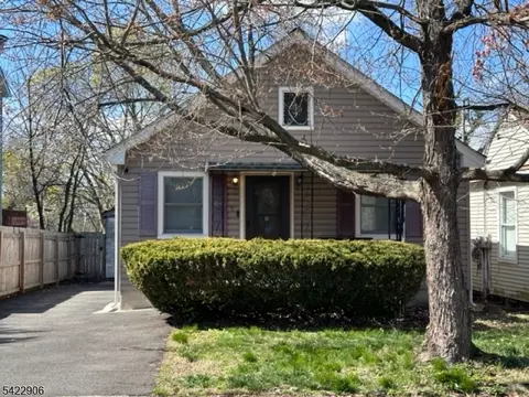 14 Hillcrest Ave, Somerset, NJ 08873