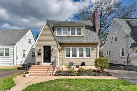 425 Bartine St, Somerville, NJ 08876