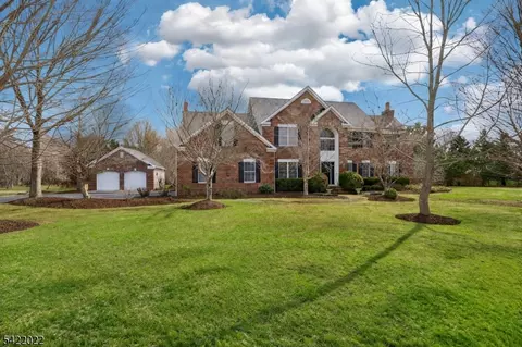 34 Saddle Ridge Rd, Andover, NJ 07821