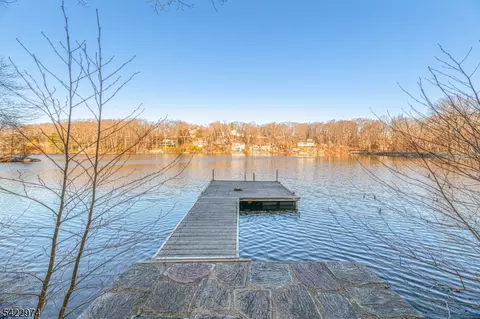 361 E Lakeshore Dr, Highland Lakes, NJ 07422
