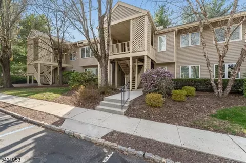 4 Troon Ter, Annandale, NJ 08801