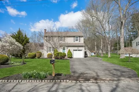 16 Meadow Ln, Hackettstown, NJ 07840