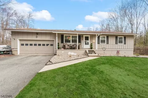 41 Kent Rd, Newton, NJ 07860