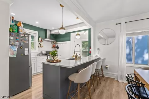 42 Richelieu Pl, Newark, NJ 07106