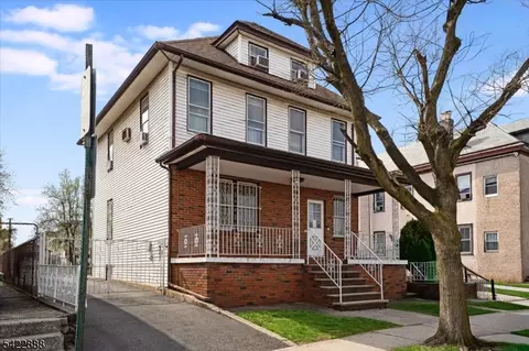 652 54 1st Ave, Elizabeth City, NJ 07202