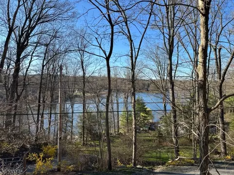 43 Hemlock Ave, Andover Twp, NJ 07860
