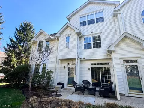 8 Timothy Ct, Morristown, NJ 07960