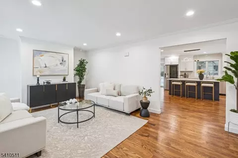 161 Myrtle Ave, Millburn, NJ 07041