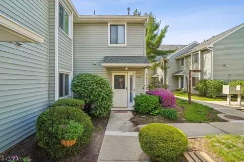165-110 Essex Ave, Metuchen, NJ 08840
