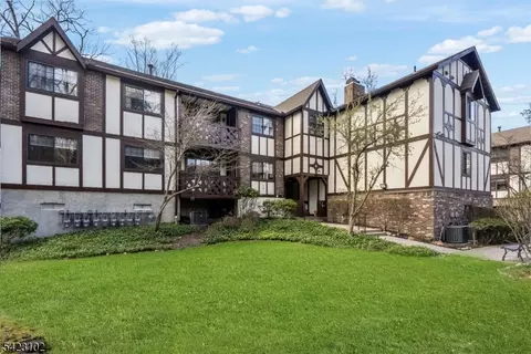 2309 Hemingway Ln #2309, Mahwah, NJ 07430