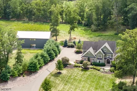 29 Tumble Falls Rd, Stockton, NJ 08559