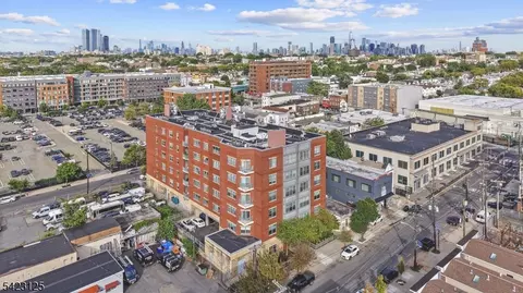 172 Culver Ave #206, Jersey City, NJ 07305