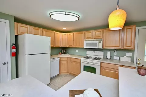 43 Newton Rd, Wayne, NJ 07470 photo 8