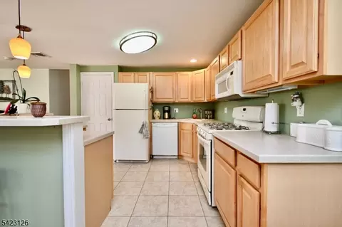 43 Newton Rd, Wayne, NJ 07470 photo 9