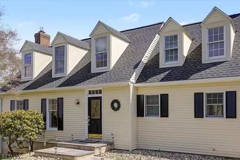 442 Buckhorn Dr, Belvidere, NJ 07823