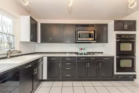 27 Viewpoint Rd, Wayne, NJ 07470 photo 10